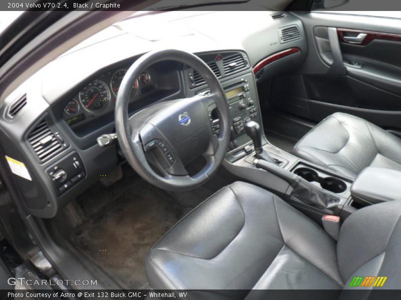  2004 V70 2.4 Graphite Interior