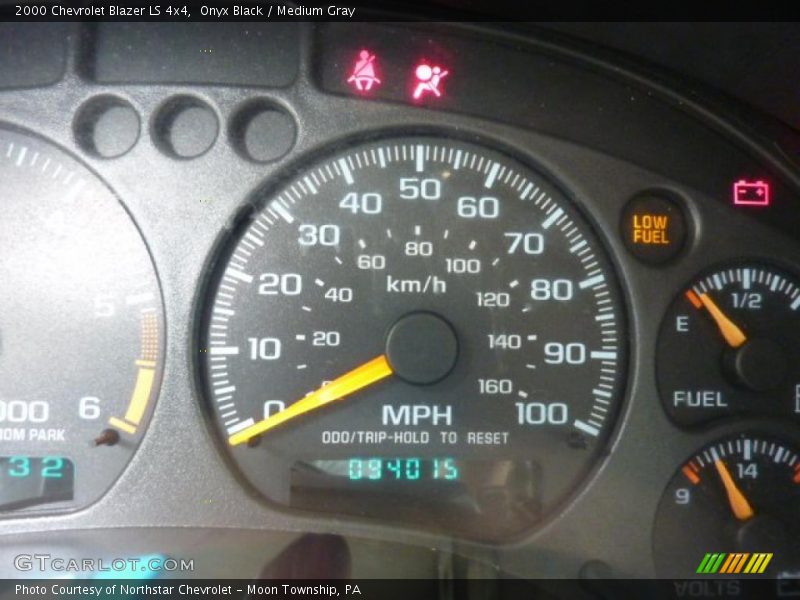 Onyx Black / Medium Gray 2000 Chevrolet Blazer LS 4x4