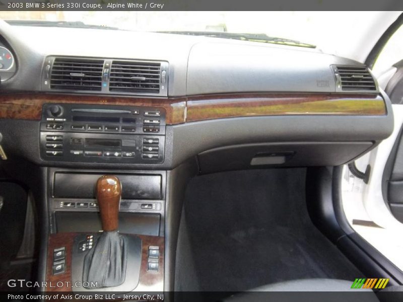 Alpine White / Grey 2003 BMW 3 Series 330i Coupe