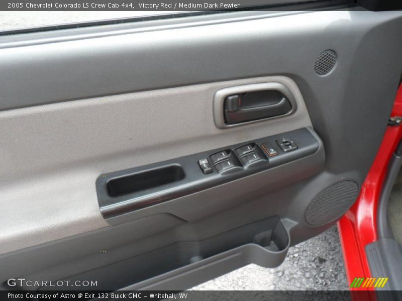 Victory Red / Medium Dark Pewter 2005 Chevrolet Colorado LS Crew Cab 4x4
