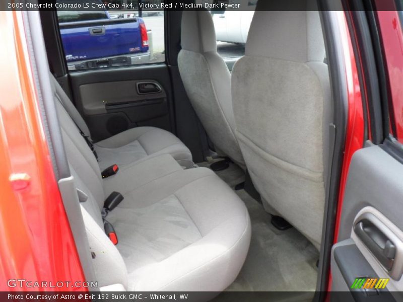 Victory Red / Medium Dark Pewter 2005 Chevrolet Colorado LS Crew Cab 4x4