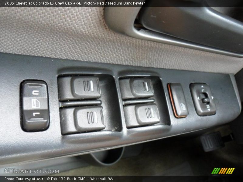 Victory Red / Medium Dark Pewter 2005 Chevrolet Colorado LS Crew Cab 4x4