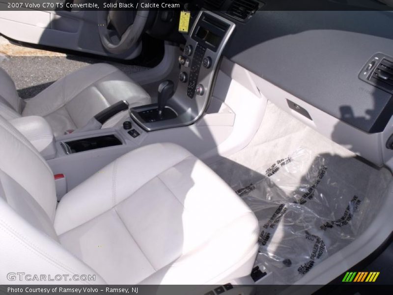 Solid Black / Calcite Cream 2007 Volvo C70 T5 Convertible