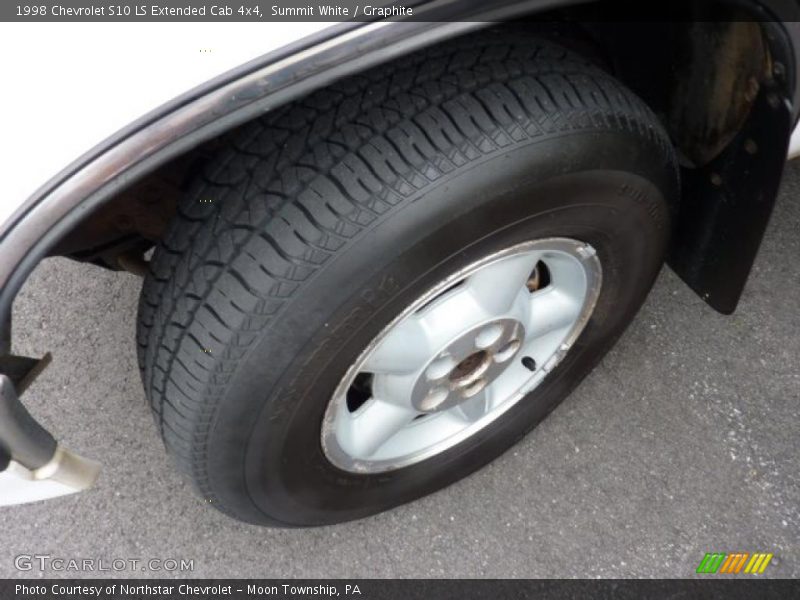 Summit White / Graphite 1998 Chevrolet S10 LS Extended Cab 4x4