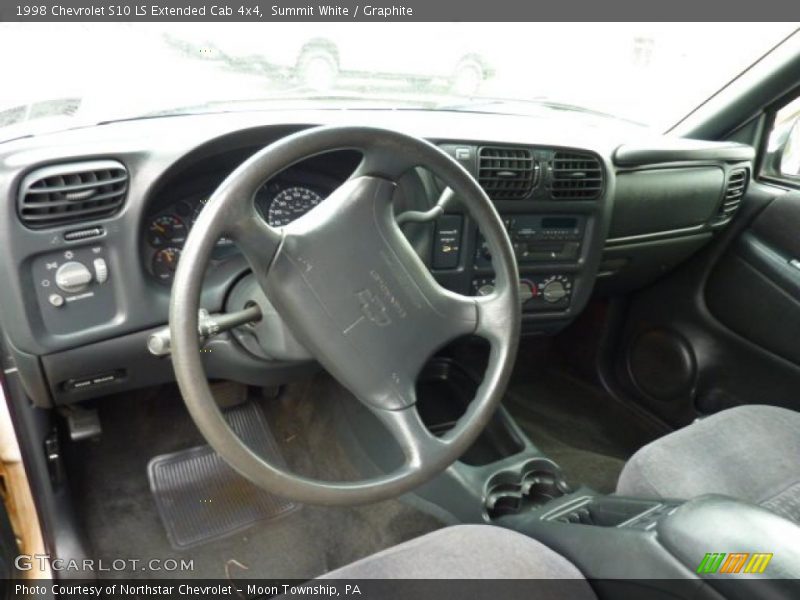 Summit White / Graphite 1998 Chevrolet S10 LS Extended Cab 4x4
