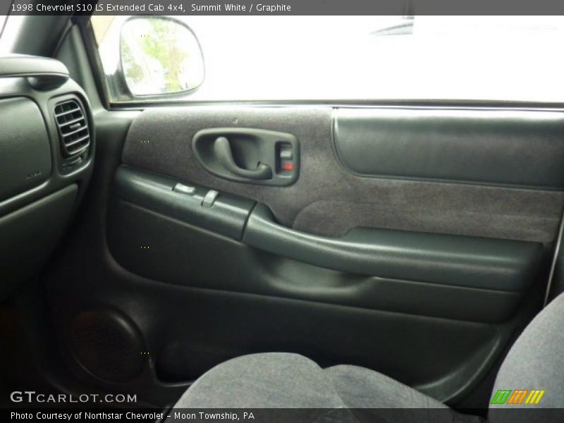 Summit White / Graphite 1998 Chevrolet S10 LS Extended Cab 4x4