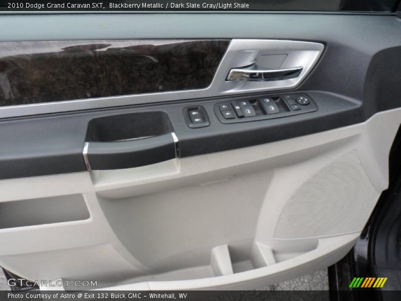 Blackberry Metallic / Dark Slate Gray/Light Shale 2010 Dodge Grand Caravan SXT