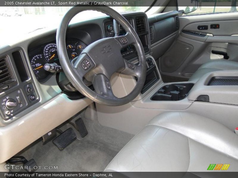 Sport Red Metallic / Gray/Dark Charcoal 2005 Chevrolet Avalanche LT