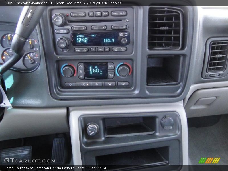 Sport Red Metallic / Gray/Dark Charcoal 2005 Chevrolet Avalanche LT
