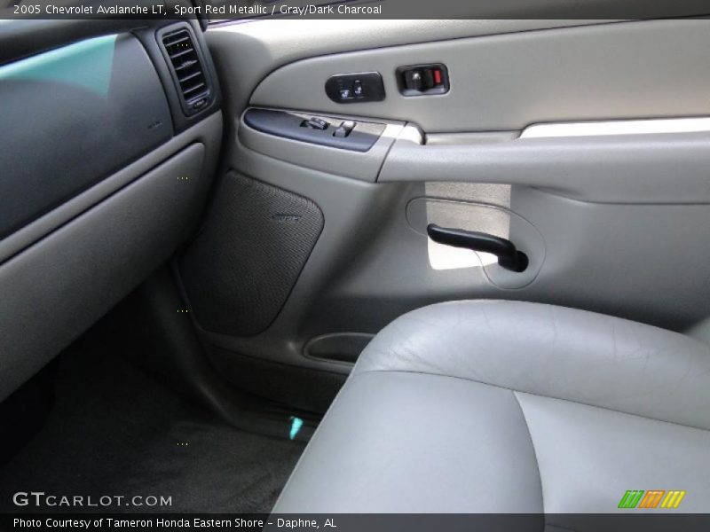 Sport Red Metallic / Gray/Dark Charcoal 2005 Chevrolet Avalanche LT