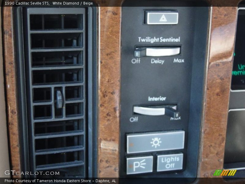 Controls of 1990 Seville STS