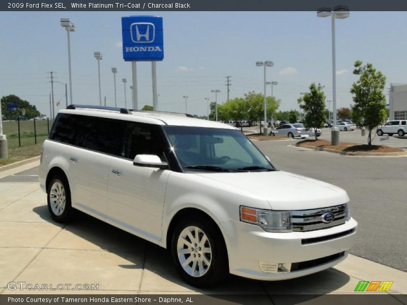 White Platinum Tri-Coat / Charcoal Black 2009 Ford Flex SEL