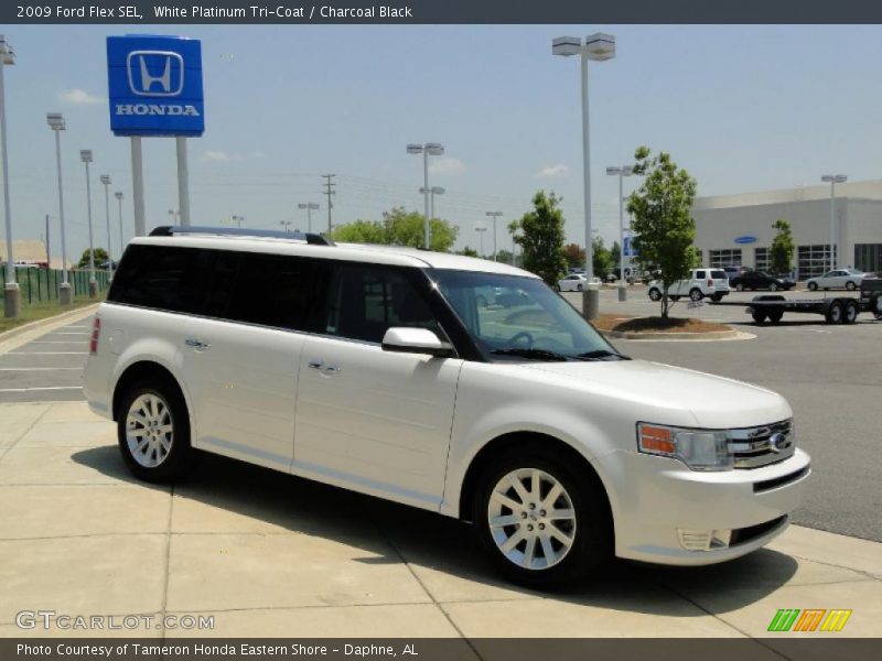 White Platinum Tri-Coat / Charcoal Black 2009 Ford Flex SEL