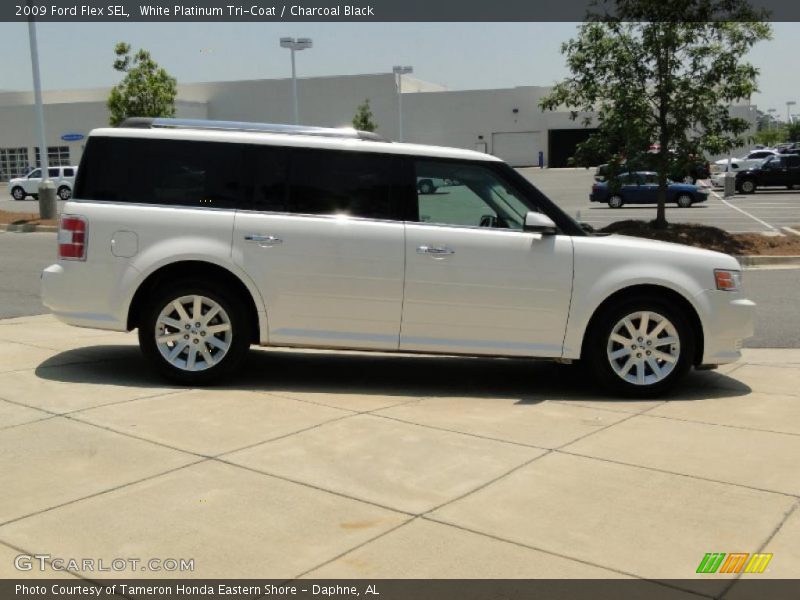 White Platinum Tri-Coat / Charcoal Black 2009 Ford Flex SEL