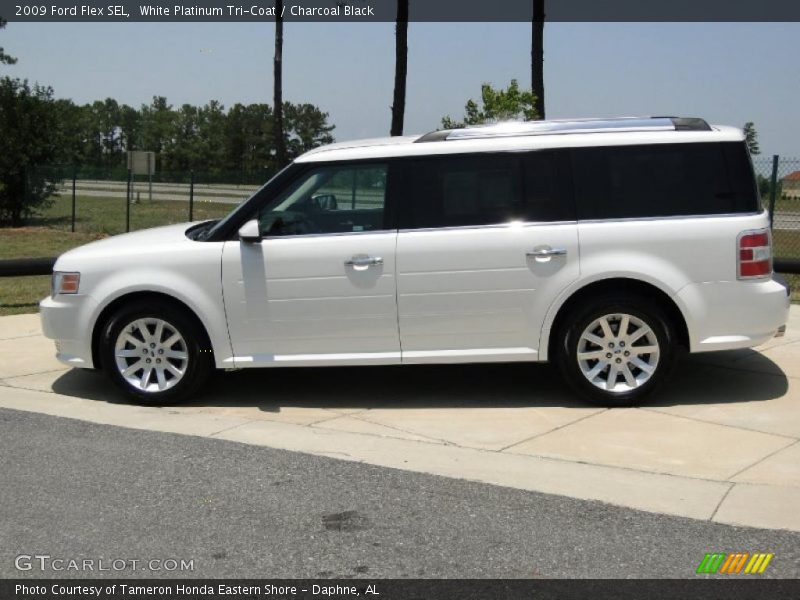 White Platinum Tri-Coat / Charcoal Black 2009 Ford Flex SEL