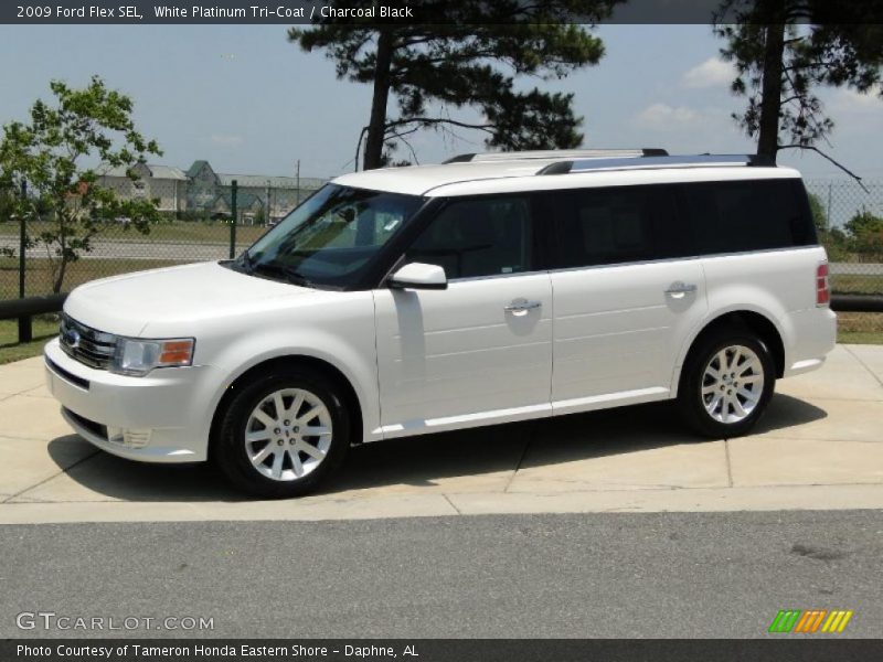 White Platinum Tri-Coat / Charcoal Black 2009 Ford Flex SEL