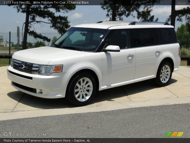 White Platinum Tri-Coat / Charcoal Black 2009 Ford Flex SEL