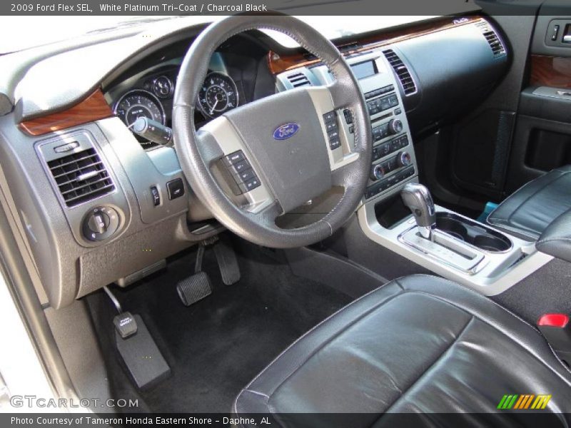 White Platinum Tri-Coat / Charcoal Black 2009 Ford Flex SEL