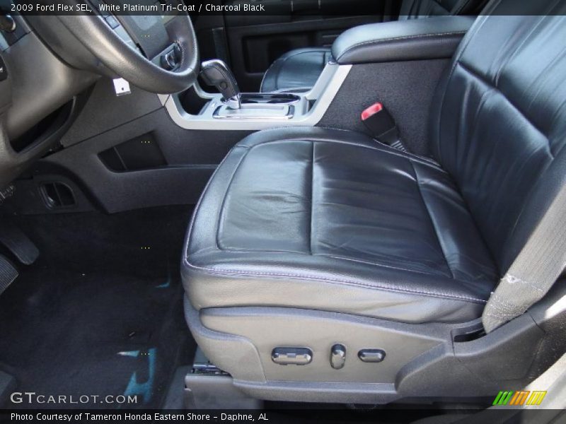 White Platinum Tri-Coat / Charcoal Black 2009 Ford Flex SEL