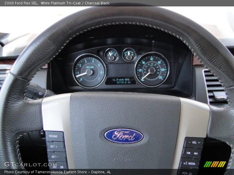 White Platinum Tri-Coat / Charcoal Black 2009 Ford Flex SEL