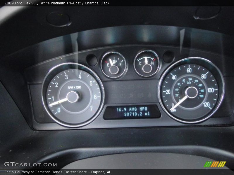 White Platinum Tri-Coat / Charcoal Black 2009 Ford Flex SEL