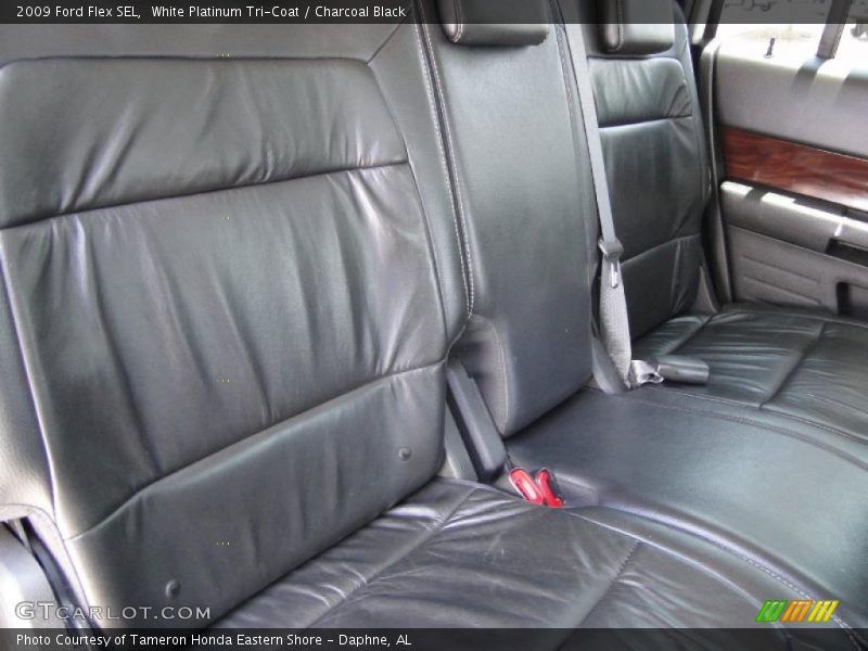 White Platinum Tri-Coat / Charcoal Black 2009 Ford Flex SEL