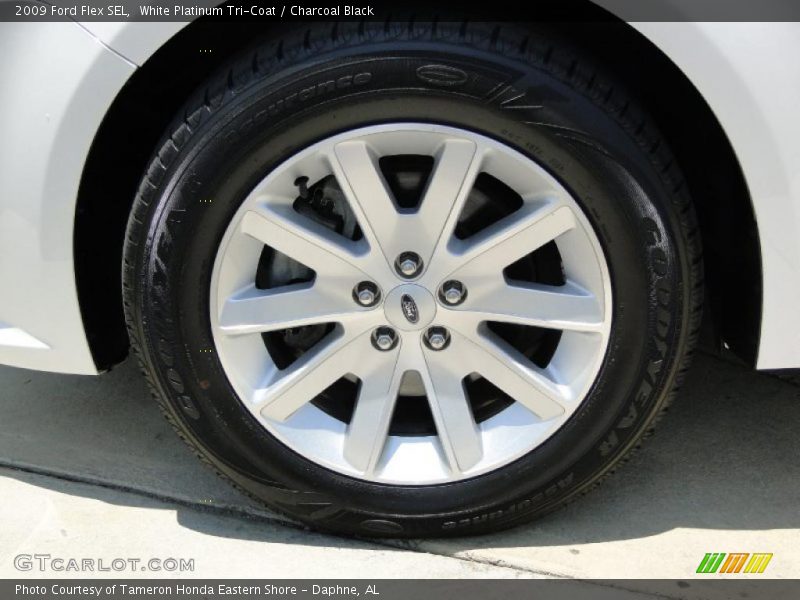 White Platinum Tri-Coat / Charcoal Black 2009 Ford Flex SEL