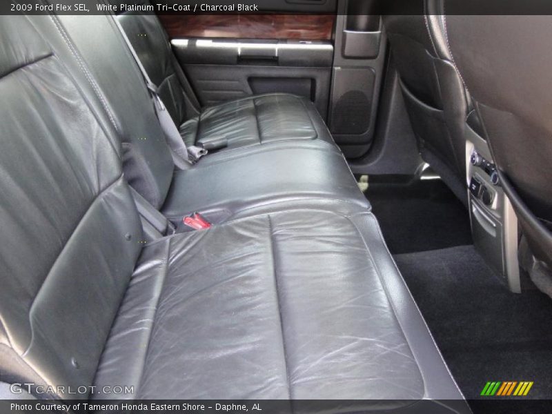 White Platinum Tri-Coat / Charcoal Black 2009 Ford Flex SEL