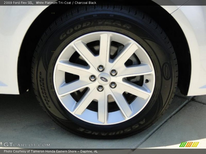 White Platinum Tri-Coat / Charcoal Black 2009 Ford Flex SEL
