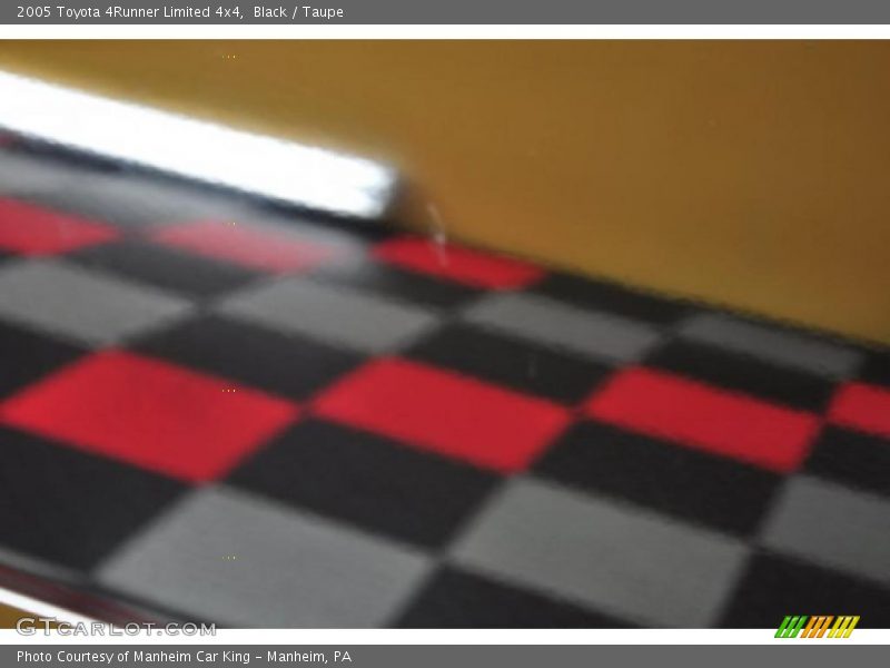 Black / Taupe 2005 Toyota 4Runner Limited 4x4