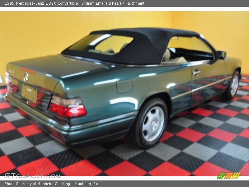 Brilliant Emerald Pearl / Parchment 1995 Mercedes-Benz E 320 Convertible