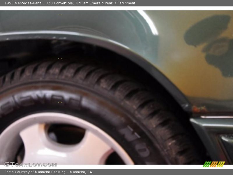 Brilliant Emerald Pearl / Parchment 1995 Mercedes-Benz E 320 Convertible