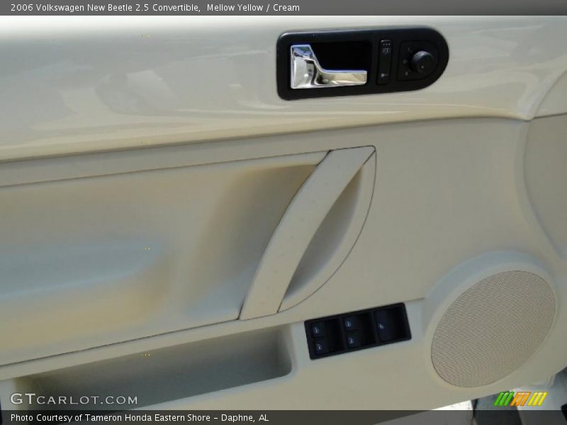 Mellow Yellow / Cream 2006 Volkswagen New Beetle 2.5 Convertible