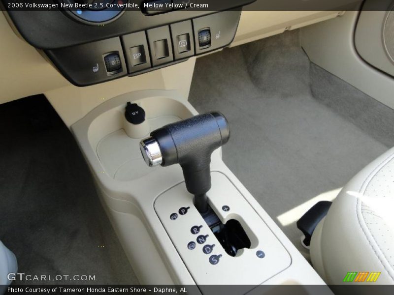 Mellow Yellow / Cream 2006 Volkswagen New Beetle 2.5 Convertible