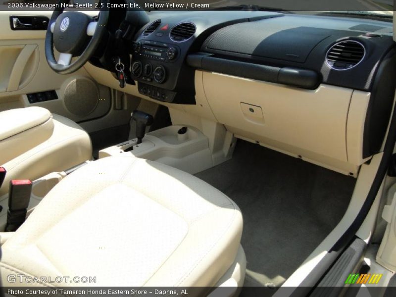 Mellow Yellow / Cream 2006 Volkswagen New Beetle 2.5 Convertible