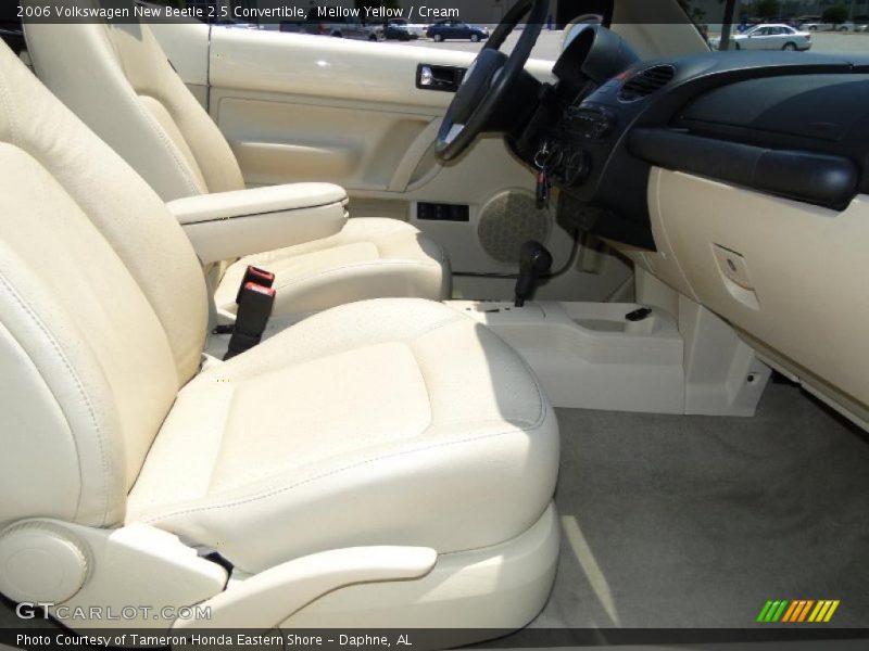 Mellow Yellow / Cream 2006 Volkswagen New Beetle 2.5 Convertible