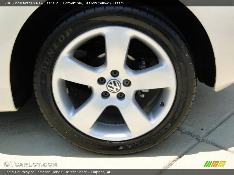 Mellow Yellow / Cream 2006 Volkswagen New Beetle 2.5 Convertible