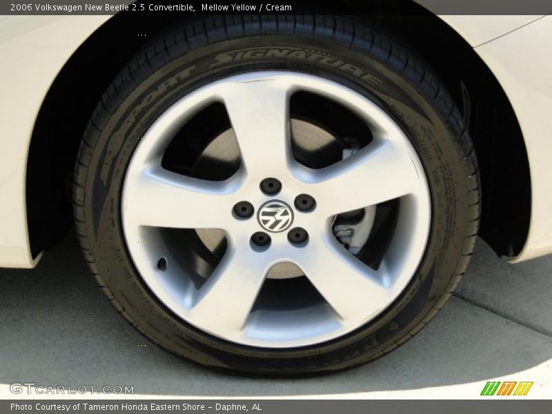 Mellow Yellow / Cream 2006 Volkswagen New Beetle 2.5 Convertible