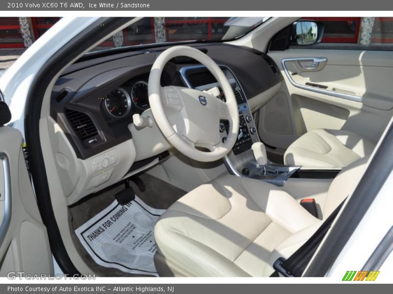 Ice White / Sandstone 2010 Volvo XC60 T6 AWD