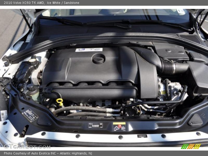 Ice White / Sandstone 2010 Volvo XC60 T6 AWD