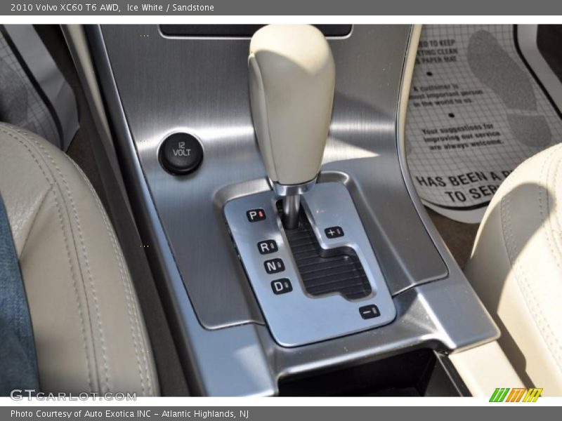 Ice White / Sandstone 2010 Volvo XC60 T6 AWD