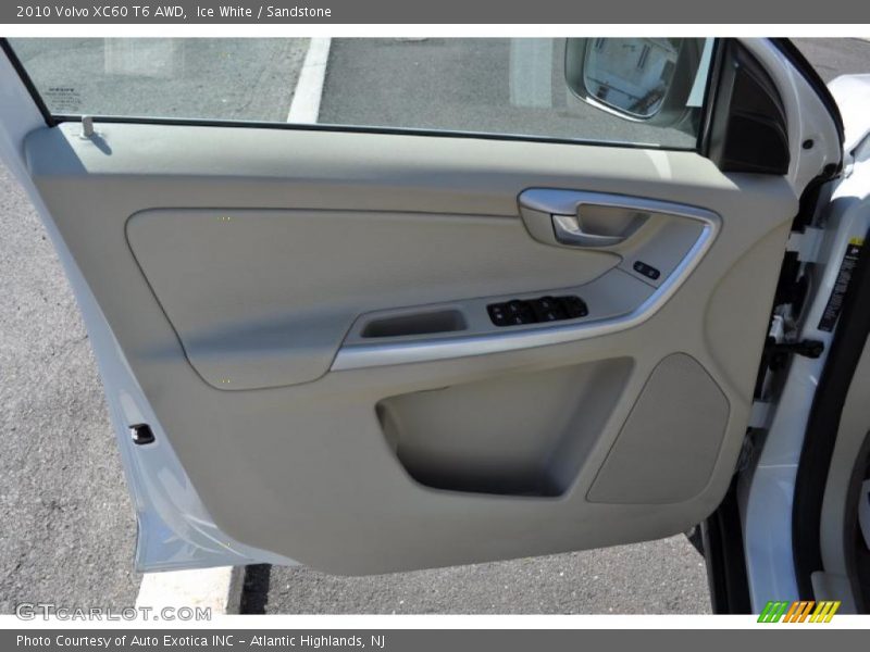 Ice White / Sandstone 2010 Volvo XC60 T6 AWD