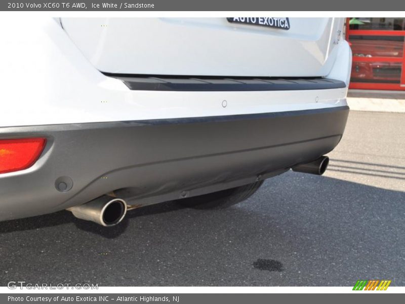 Ice White / Sandstone 2010 Volvo XC60 T6 AWD