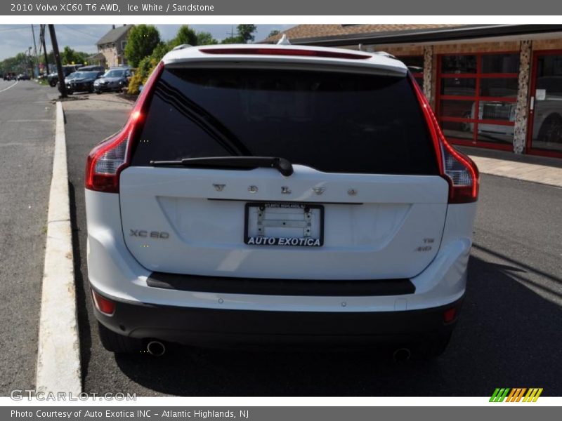 Ice White / Sandstone 2010 Volvo XC60 T6 AWD