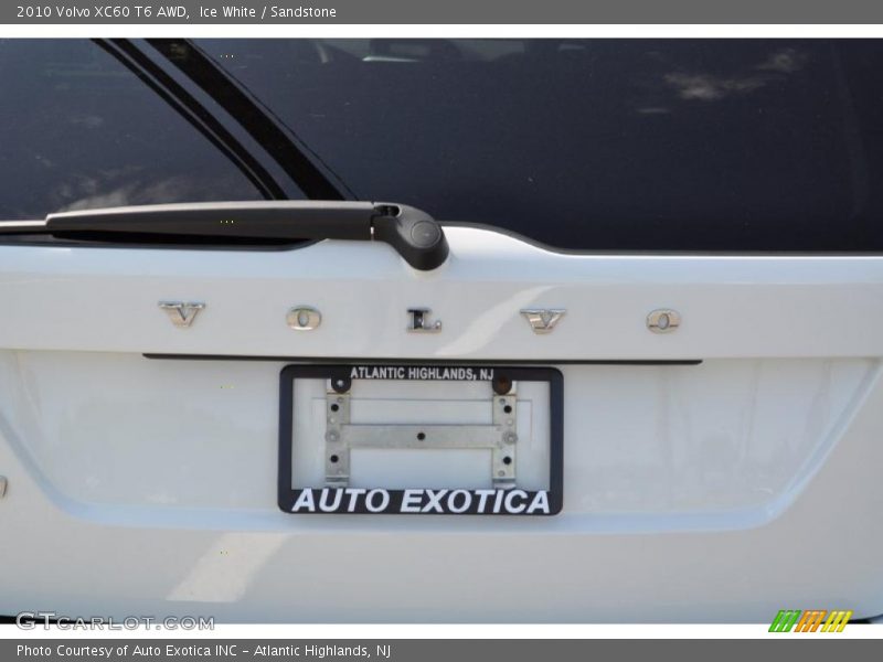 Ice White / Sandstone 2010 Volvo XC60 T6 AWD