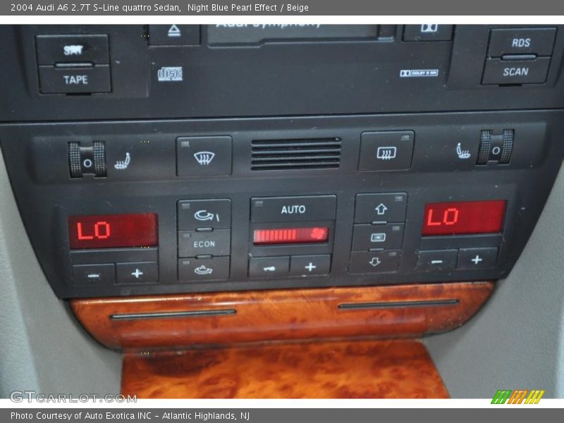 Controls of 2004 A6 2.7T S-Line quattro Sedan
