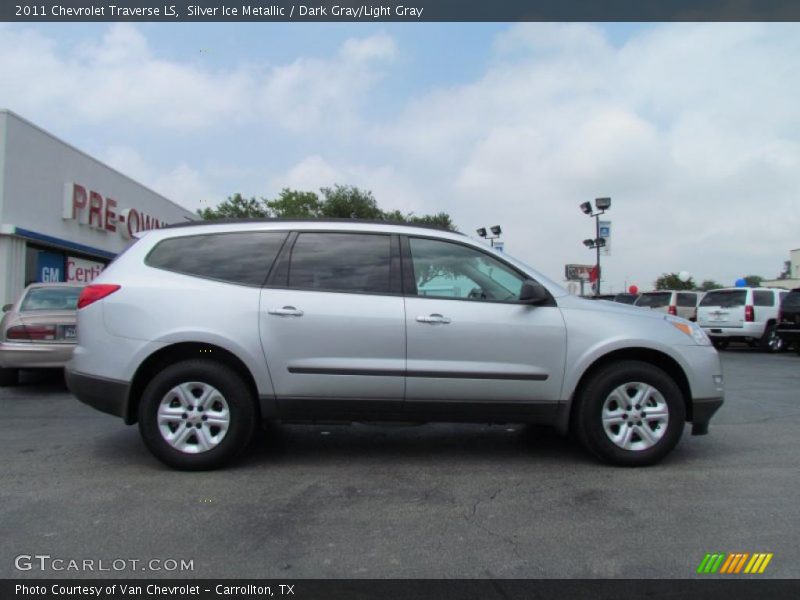 Silver Ice Metallic / Dark Gray/Light Gray 2011 Chevrolet Traverse LS