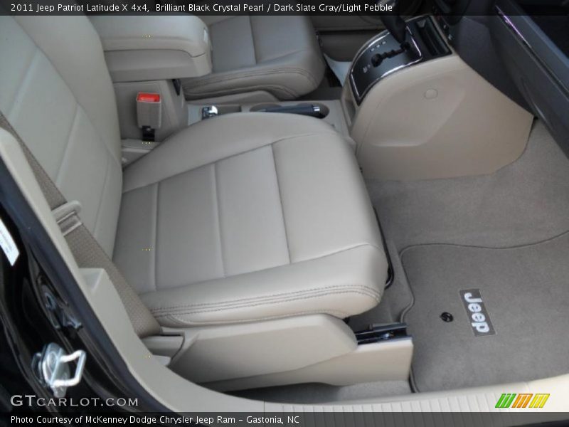 Brilliant Black Crystal Pearl / Dark Slate Gray/Light Pebble 2011 Jeep Patriot Latitude X 4x4