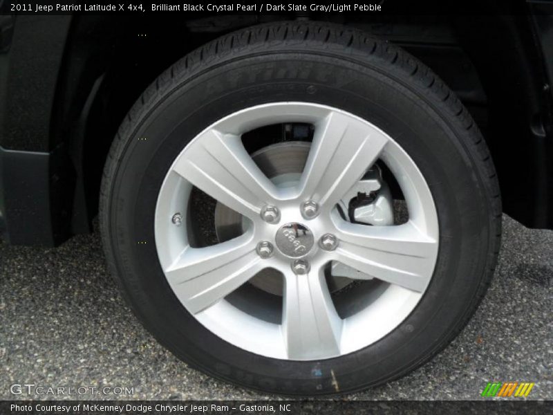 Brilliant Black Crystal Pearl / Dark Slate Gray/Light Pebble 2011 Jeep Patriot Latitude X 4x4