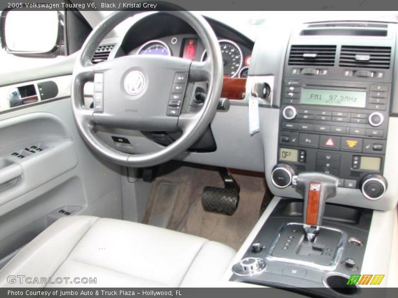 Black / Kristal Grey 2005 Volkswagen Touareg V6